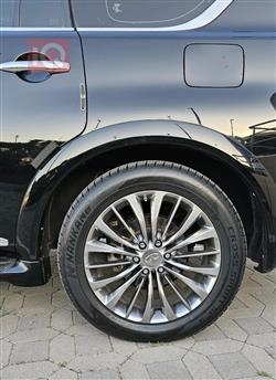 Infiniti QX80